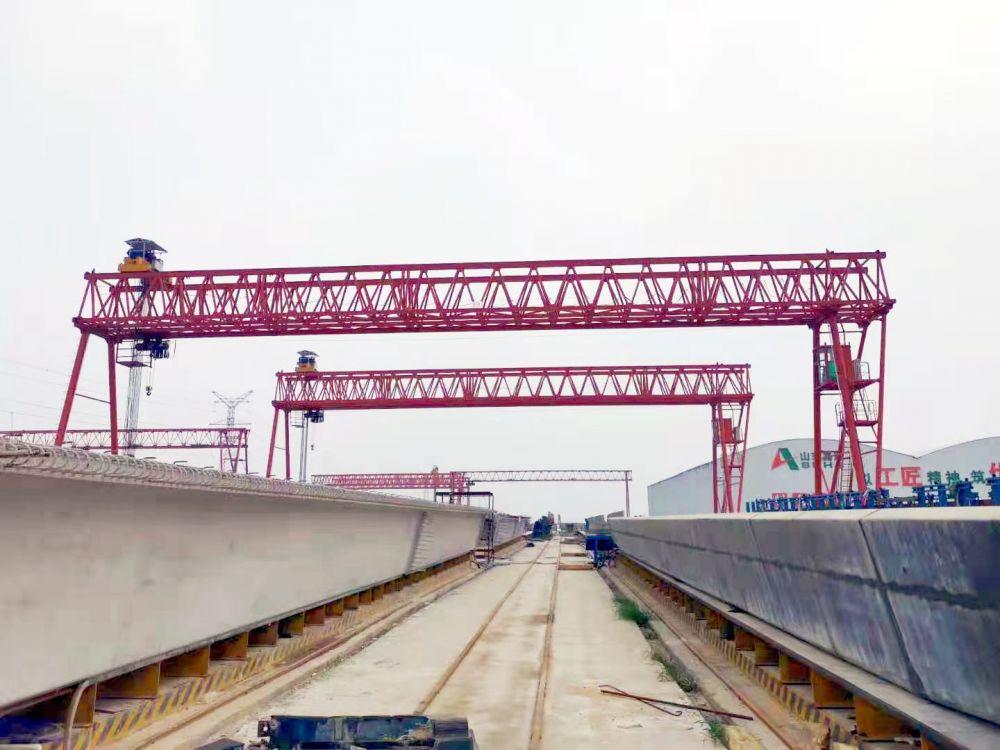 提梁機(jī)、移梁機(jī)、工程門式起重機(jī)、龍門吊租賃出租、拆卸搬遷安裝維修