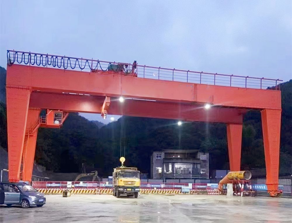 雙梁門(mén)式起重機(jī).jpg