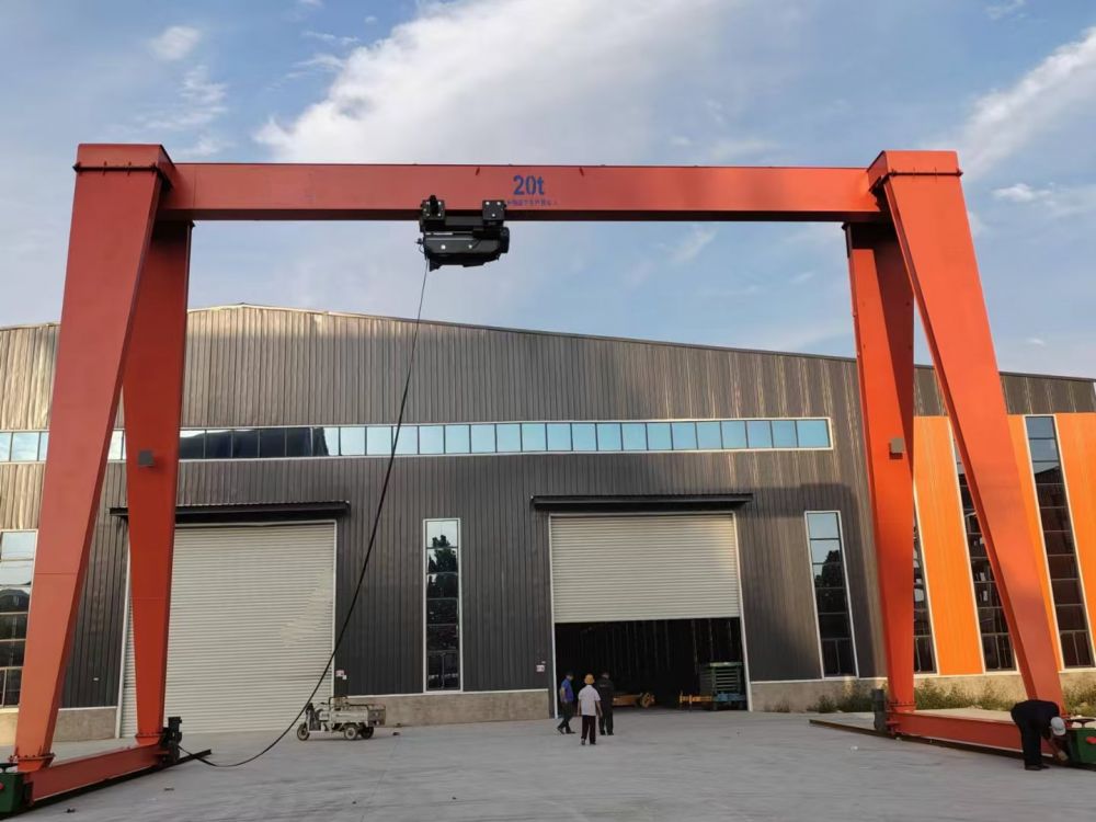 歐式歐標(biāo)新型龍門吊、MH型電動(dòng)單梁門式起重機(jī)