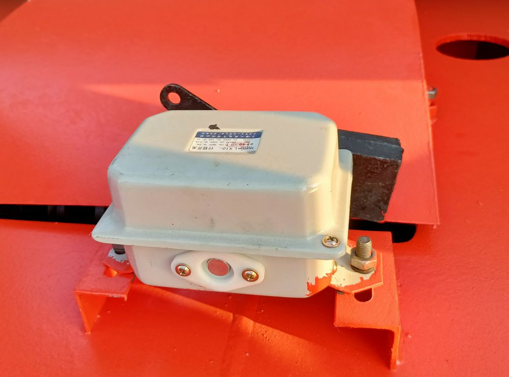 重錘行程開關(guān)廠家、型號(hào)參數(shù)、批發(fā)價(jià)格、起重電氣改造更換維修服務(wù)