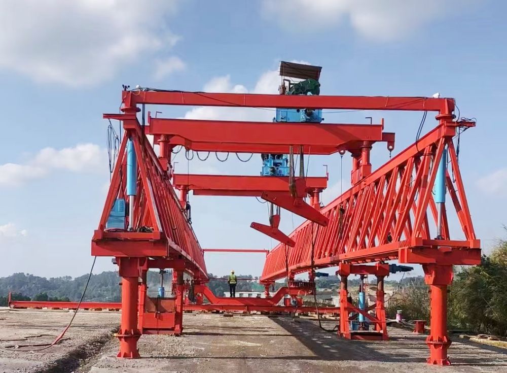 架橋機(jī)、提梁機(jī)、架橋門式起重機(jī)、龍門吊出租租賃、移裝搬遷維修