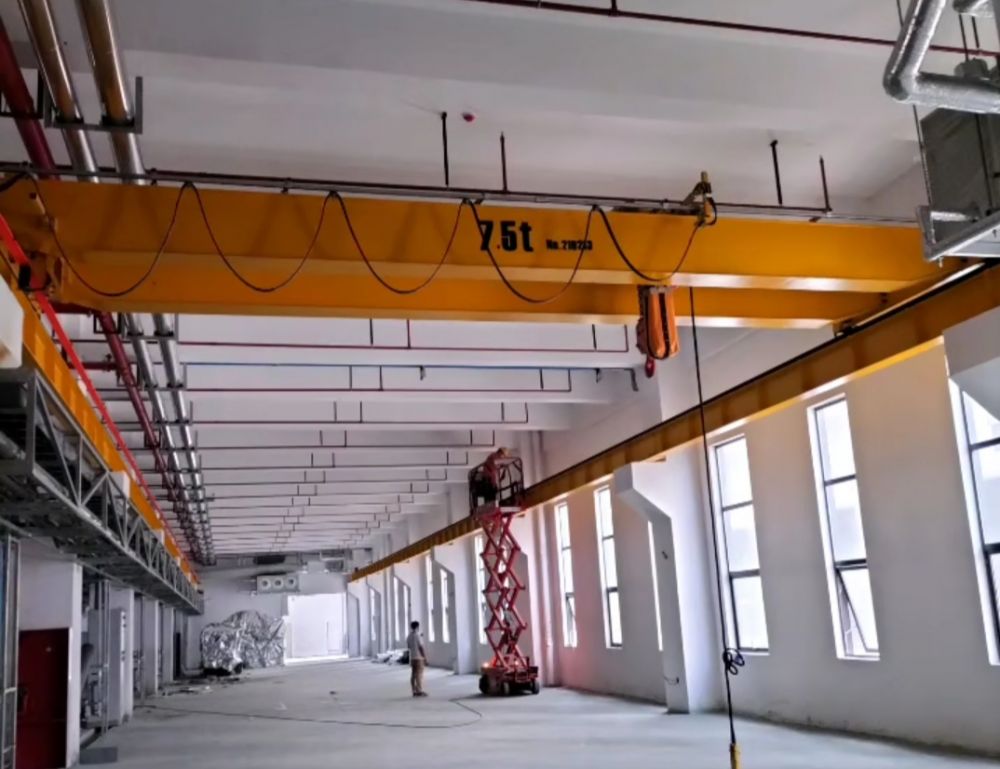 重慶起重機(jī)、LH型電動(dòng)葫蘆雙梁橋式起重機(jī)、起重吊機(jī)、天車