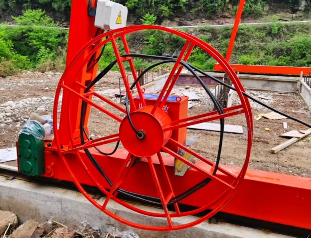 門(mén)式起重機(jī)電纜卷筒、龍門(mén)吊、提梁機(jī)電纜卷筒