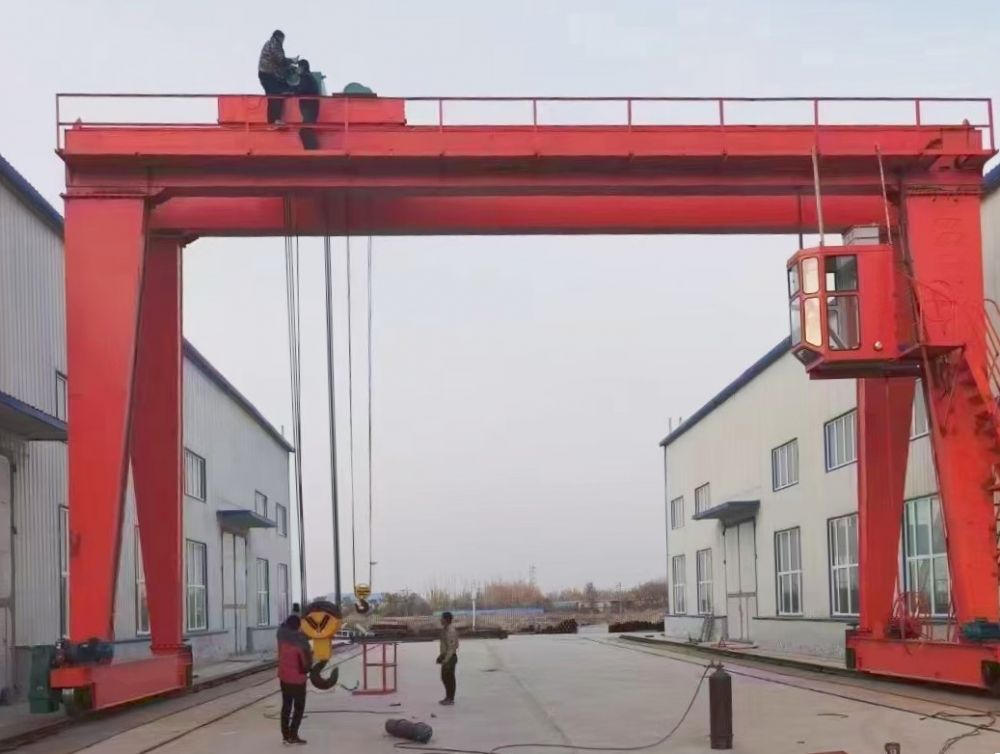 雙梁龍門吊、雙梁門式起重機(jī)廠家品牌、貨源產(chǎn)地