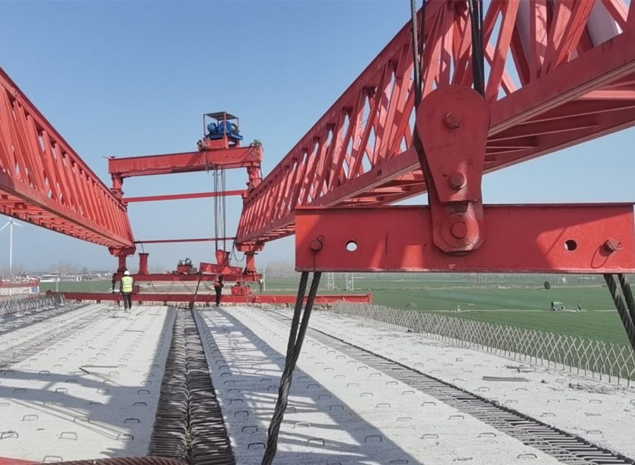 西藏拉薩架橋機(jī)租賃、提梁機(jī)、龍門吊租賃出租