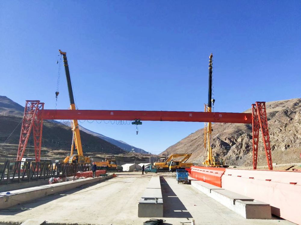 西藏阿里起重機(jī)、門(mén)式起重機(jī)、龍門(mén)吊廠家銷(xiāo)售安裝調(diào)試、維修修理