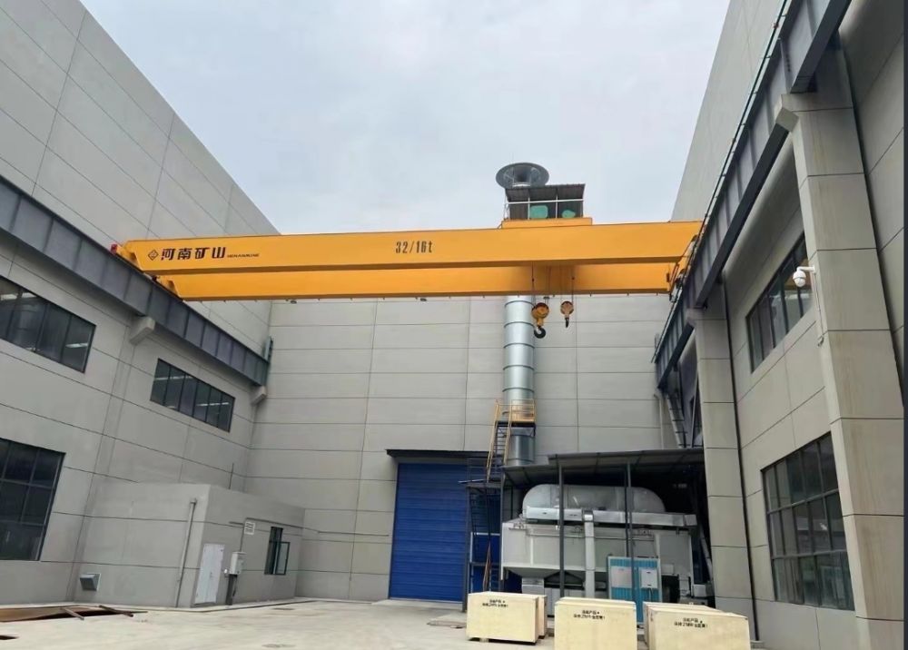 上海礦山龍門吊、半腿門式起重機(jī)生產(chǎn)制造、安裝維修