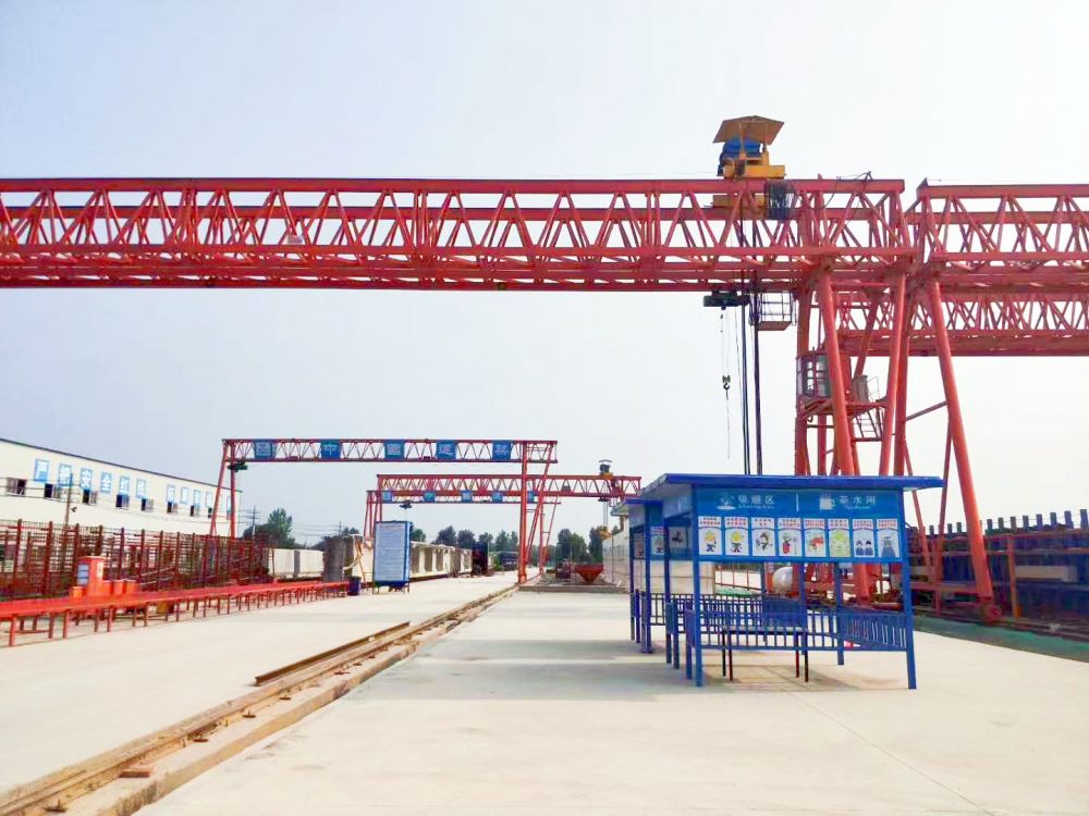 路橋門機(jī)、輪胎/軌道式提梁機(jī)、工程龍門吊、地鐵出渣機(jī)供貨安裝維修