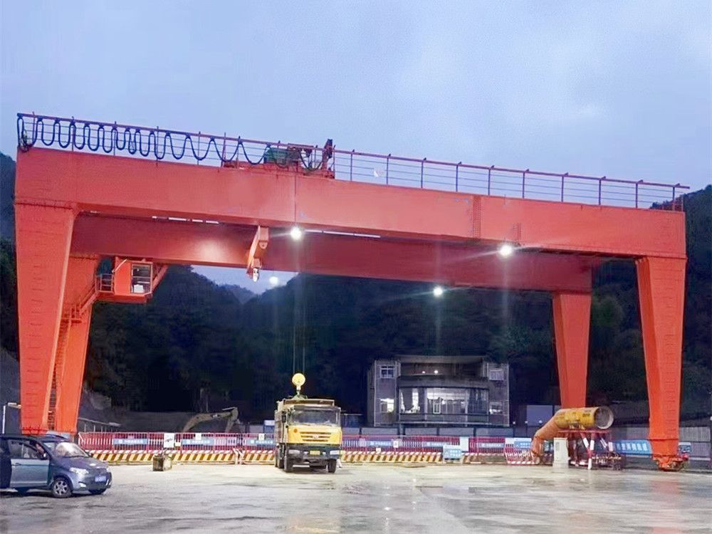 南京龍門(mén)吊廠家、電動(dòng)雙主梁門(mén)式起重機(jī)型號(hào)、參數(shù)、價(jià)格