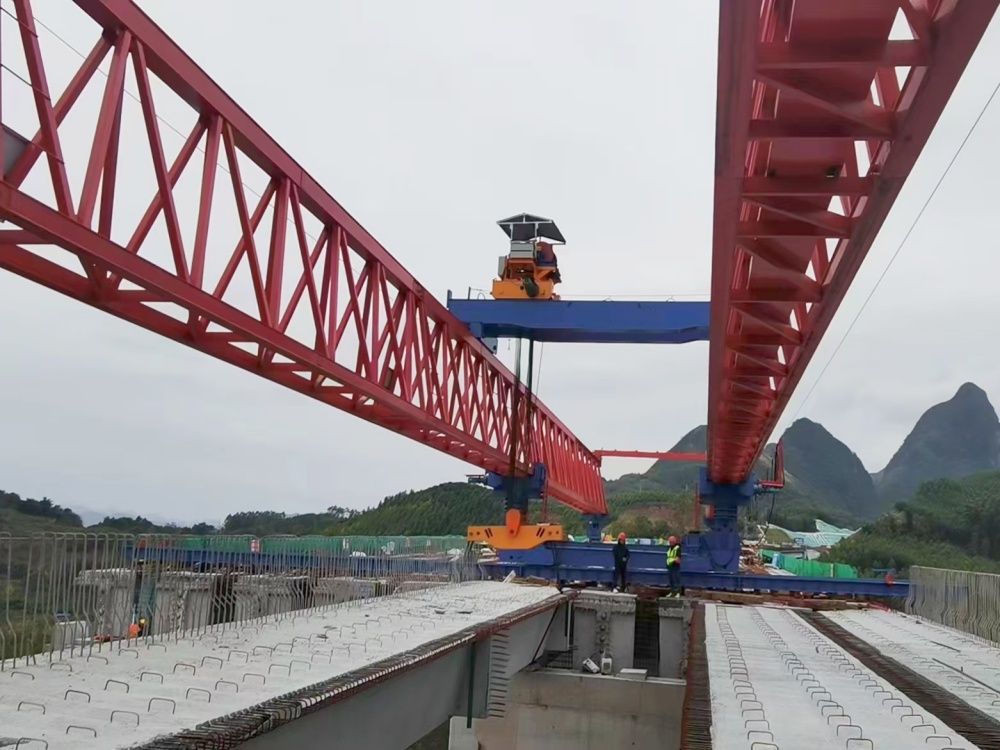 安徽架橋機(jī)、公路高鐵架橋機(jī)、鐵路客專架橋機(jī)、自平衡架橋機(jī)