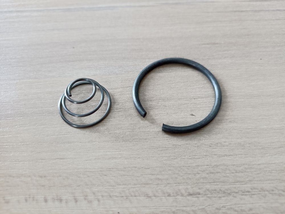 新鄉(xiāng)彈簧、卡簧、拉簧、異形簧生產(chǎn)廠家-長(zhǎng)垣縣南墻彈簧廠