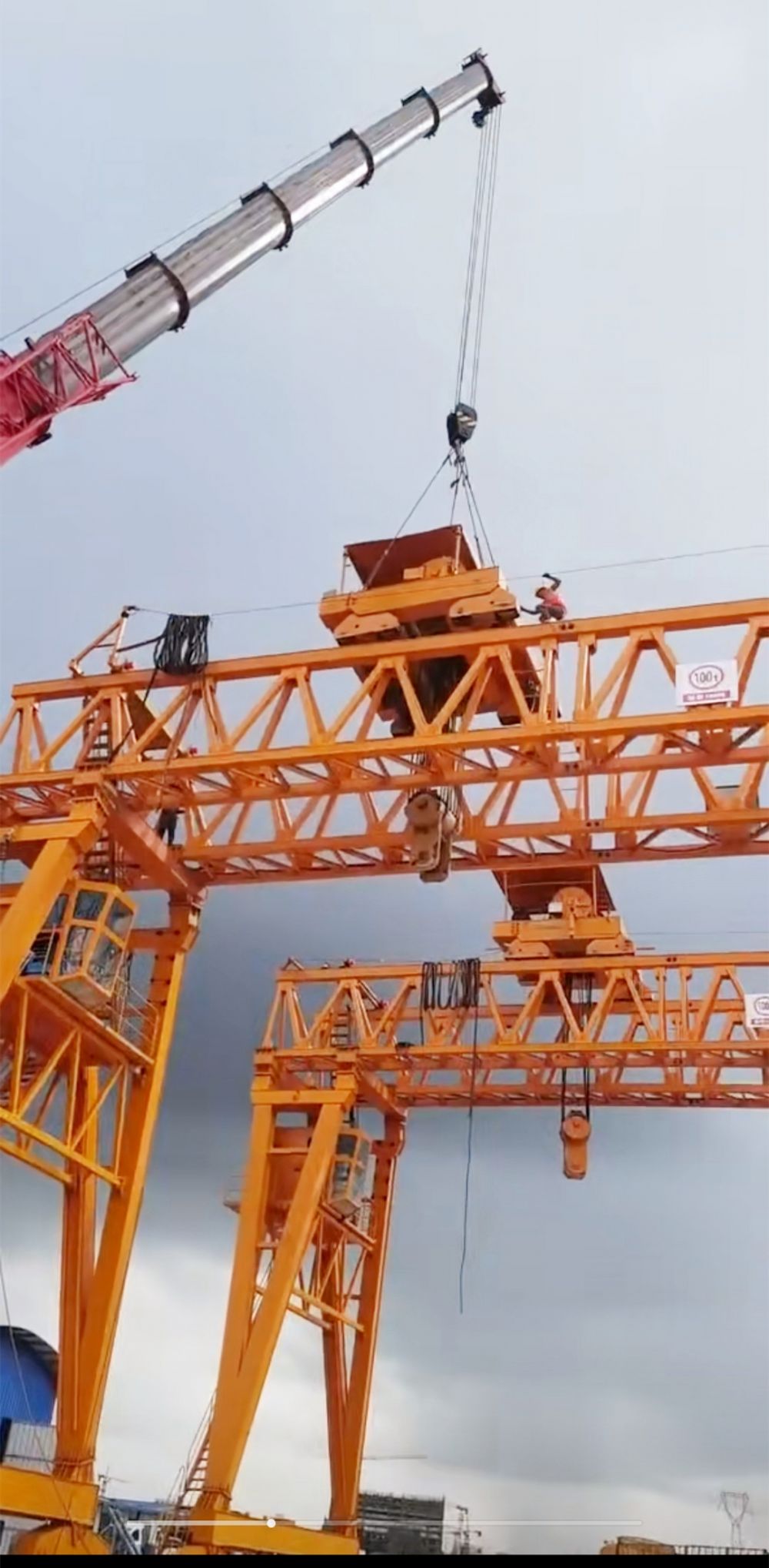 貴州黔西南提梁機、路橋門機、龍門吊、雙梁門式起重機廠家銷售安裝