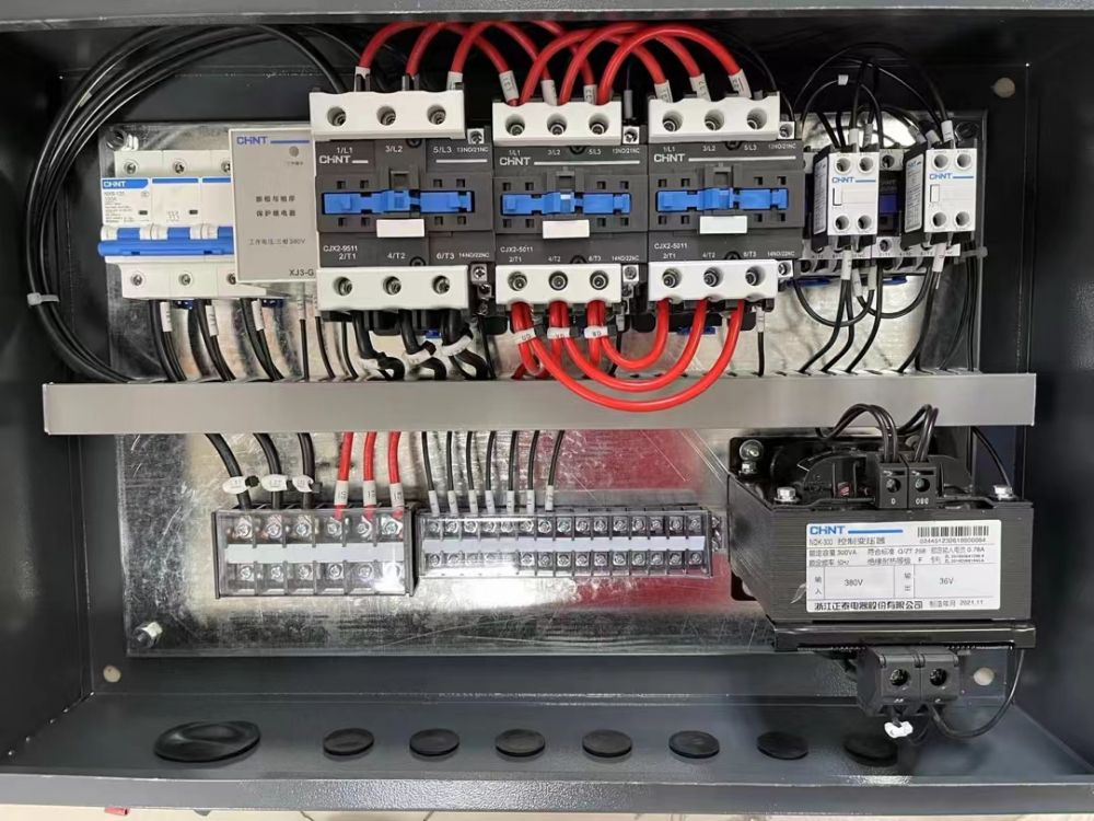 起重機(jī)電氣系統(tǒng)、起重電氣箱、電器柜、變頻起重電氣生產(chǎn)定制