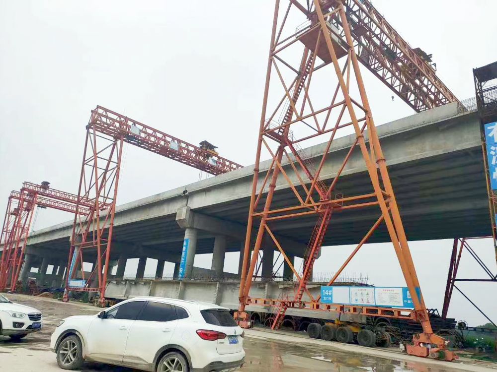 龍門吊廠家、型號(hào)、參數(shù)、電動(dòng)雙梁門式起重機(jī)、提梁機(jī)制造、安裝維修