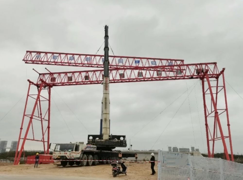 新疆路橋門機(jī)、工程起重機(jī)、提梁機(jī)、移梁機(jī)生產(chǎn)制造、租賃、鐵山起重