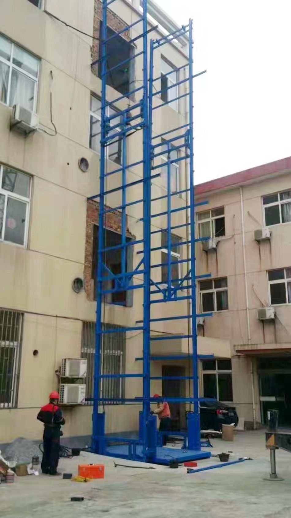 漯河升降機(jī)，SJD鏈條導(dǎo)軌式載貨升降平臺制造廠家、價(jià)格報(bào)價(jià)