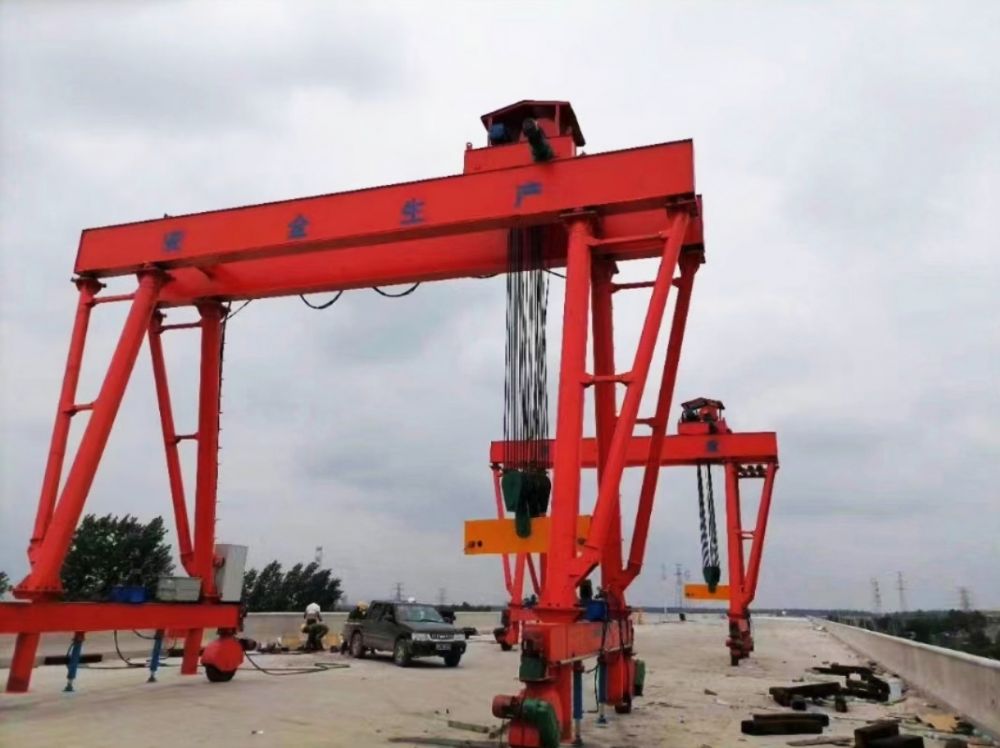 路橋門機、提梁機、無軌自行走門式起重機生產(chǎn)制造、安裝調(diào)試