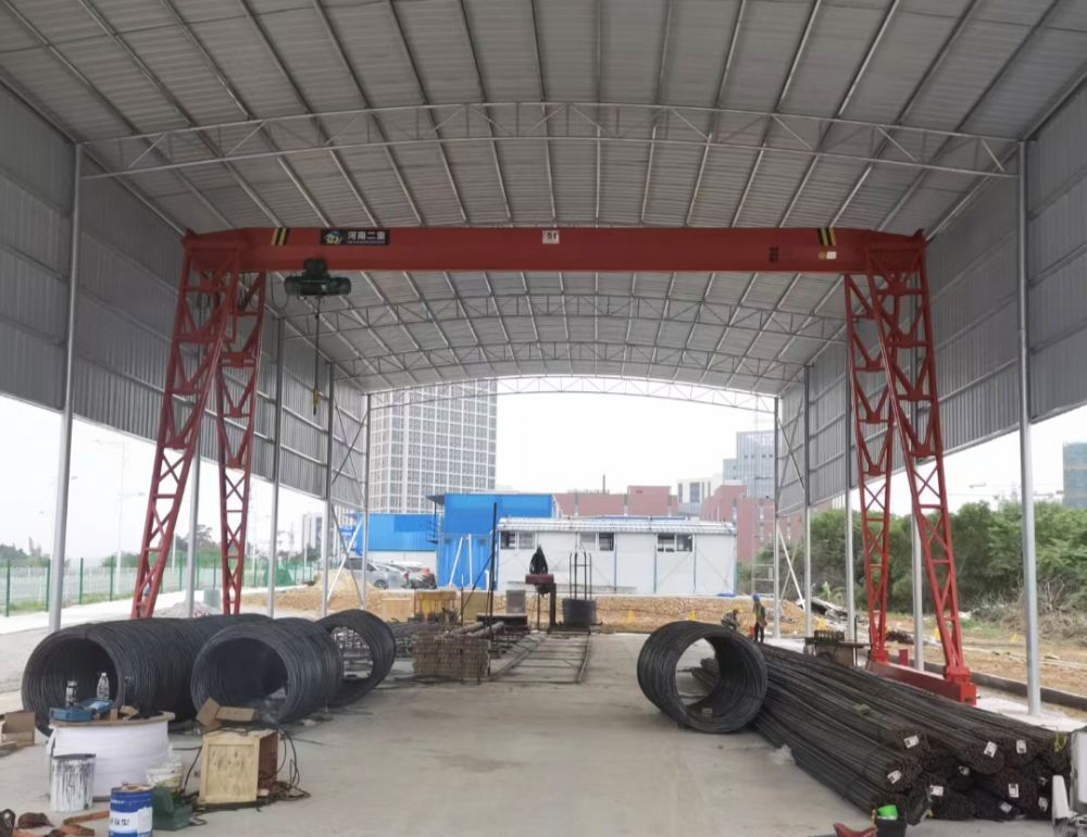 門式起重機(jī)、龍門吊廠家產(chǎn)地、MH型電動葫蘆門式起重機(jī)