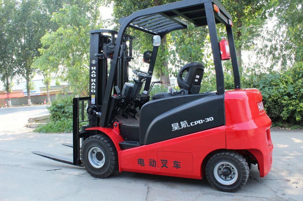 鋰電叉車在使用的過程中，有哪些注意事項(xiàng)？