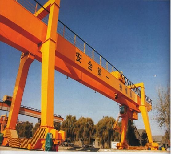 雙梁吊鉤門式起重機(jī)安全性能及重要特點(diǎn)