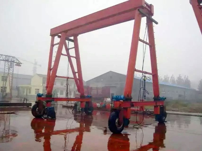 云南提梁機(jī)，云南輪胎式提梁機(jī)，提梁機(jī)安裝改造維修工程