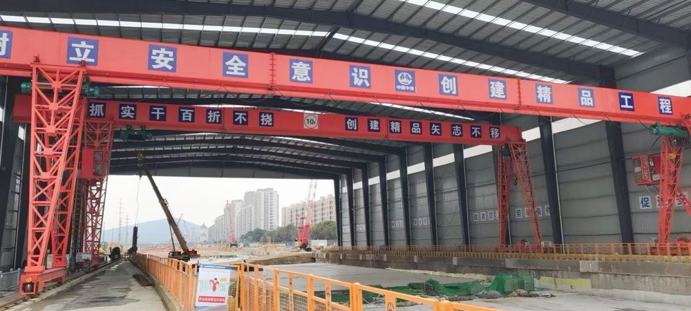 門式起重機(jī)廠家報(bào)價(jià)、龍門吊設(shè)計(jì)制造、安裝維修、租賃出租、搬遷移裝