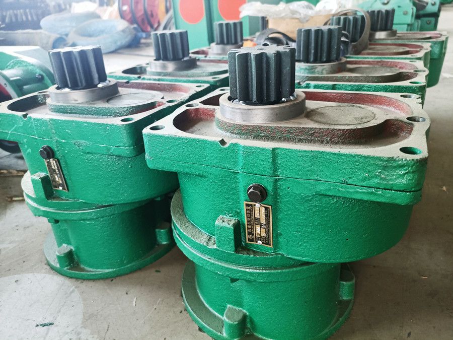 LDA起重機(jī)大車行走驅(qū)動變速箱、長春起重配件批發(fā)零售