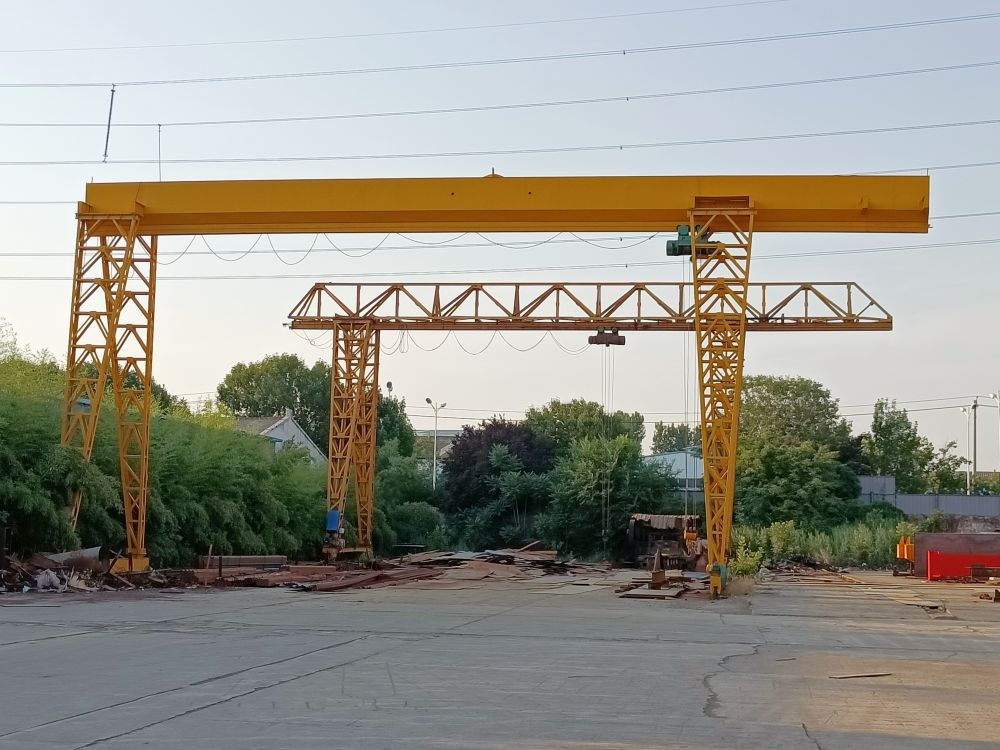 云南曲靖龍門吊設(shè)計制造、安裝維修、單梁門式起重機(jī)型號、參數(shù)、價格