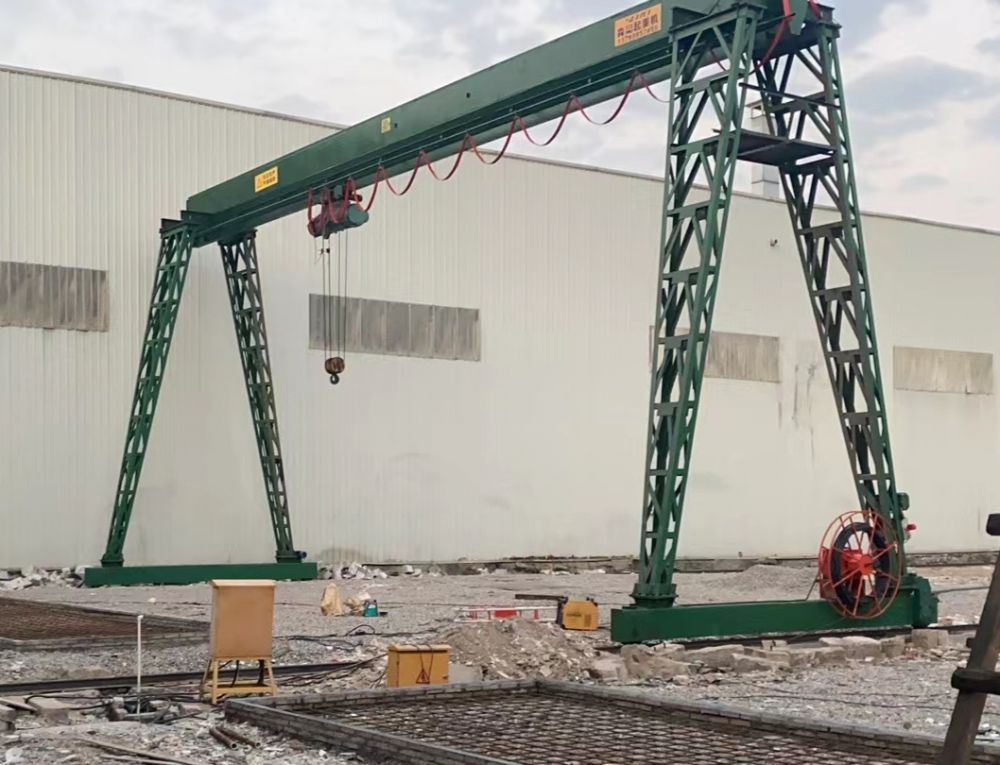 山西門式起重機(jī)/龍門吊、MHB型防爆電動(dòng)單梁門式起重機(jī)