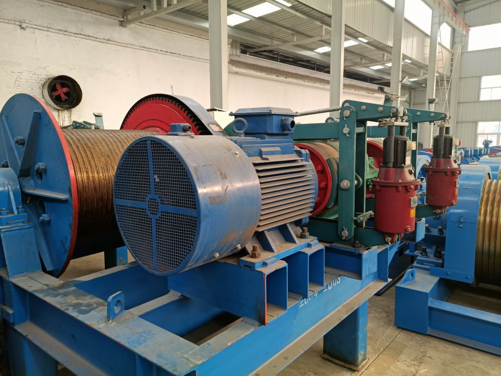 卷?yè)P(yáng)機(jī) (2).jpg