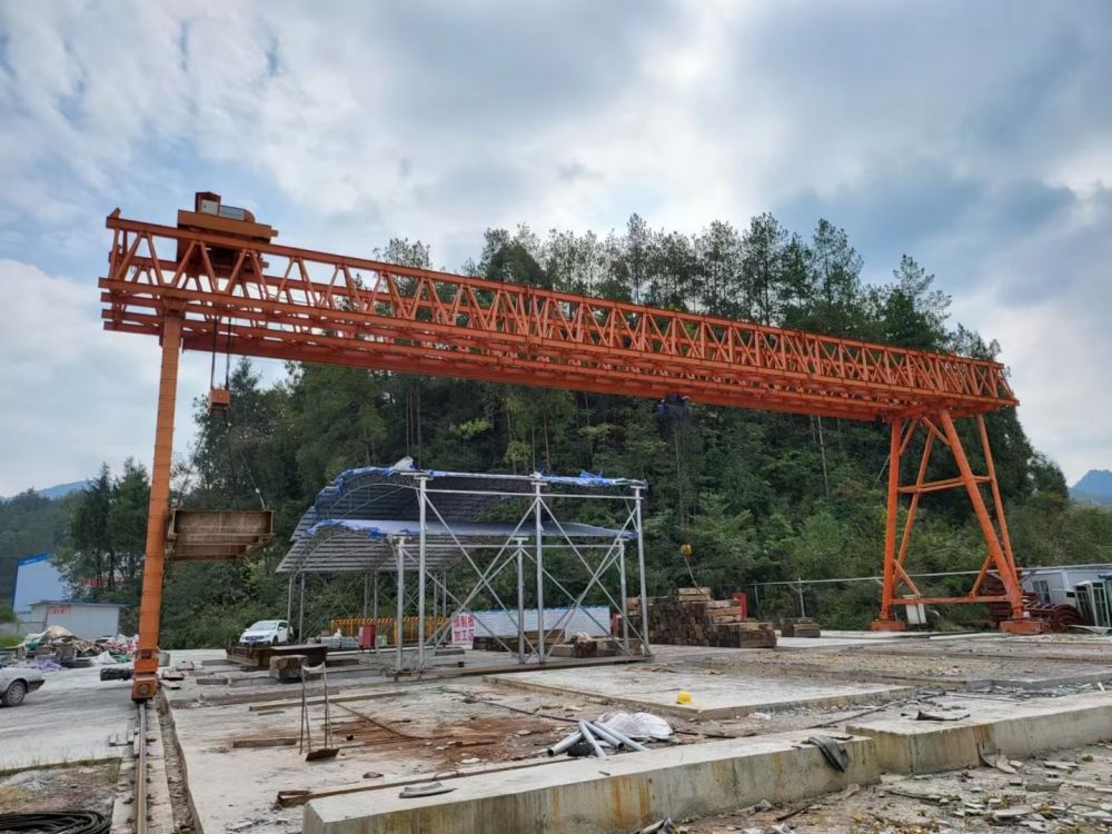 提梁機(jī)、梁場(chǎng)龍門(mén)吊、MG桁架門(mén)式起重機(jī)