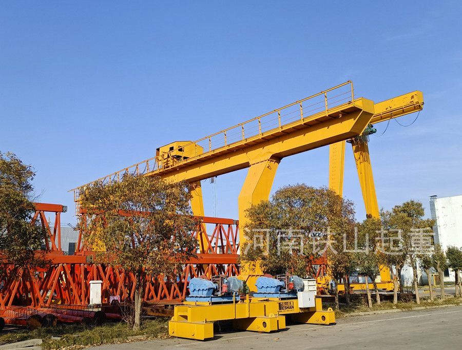 單梁龍門吊、L型單主梁門式起重機(jī)、MH型電動葫蘆門式起重機(jī)