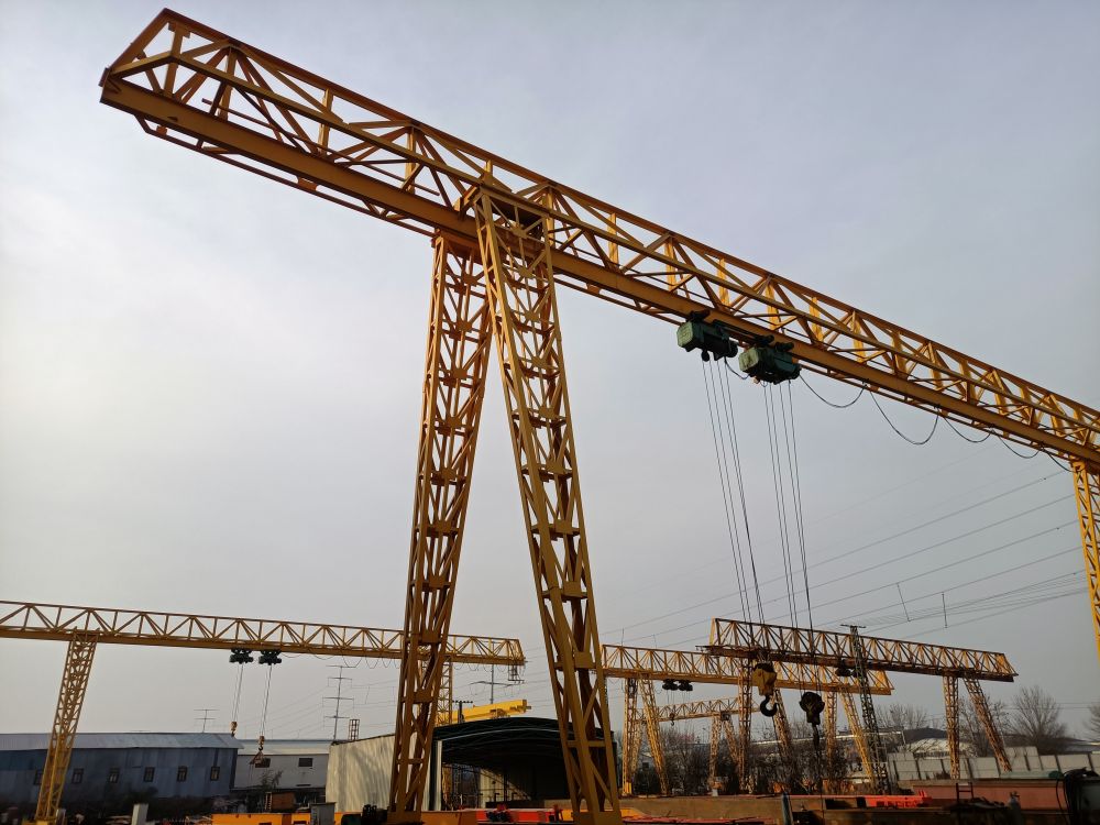 山東龍門吊廠家、型號、參數(shù)、電動門式起重機(jī)制造安裝、維修維保