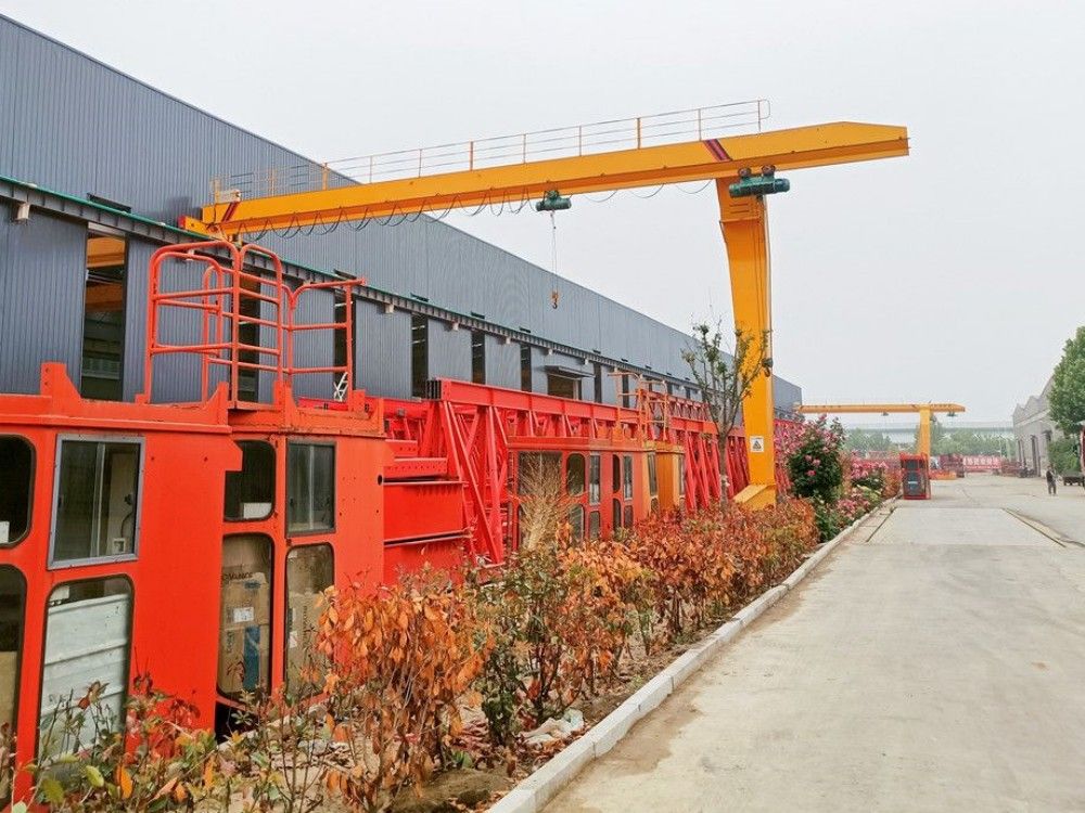 L型半腿電動葫蘆門式起重機