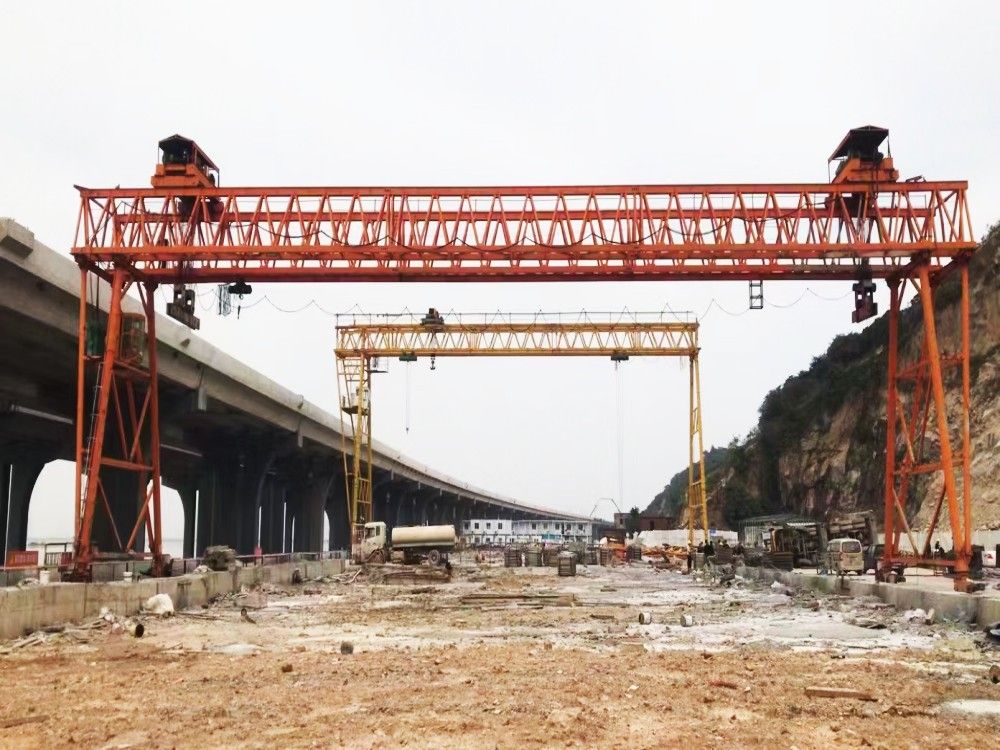 ME型雙小車(chē)桁架門(mén)式起重機(jī)