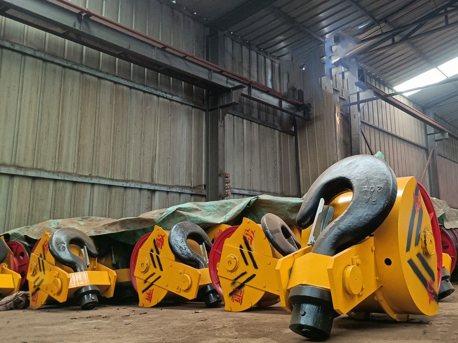 河南起重吊鉤大連經(jīng)銷、半封閉、全封閉雙梁吊鉤組配套批發(fā)