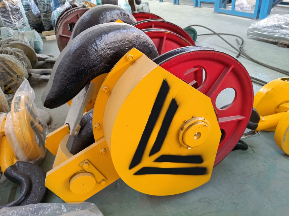 起重吊鉤、行車大鉤、葫蘆吊鉤類型、型號、參數(shù)、吊鉤廠家安裝維修