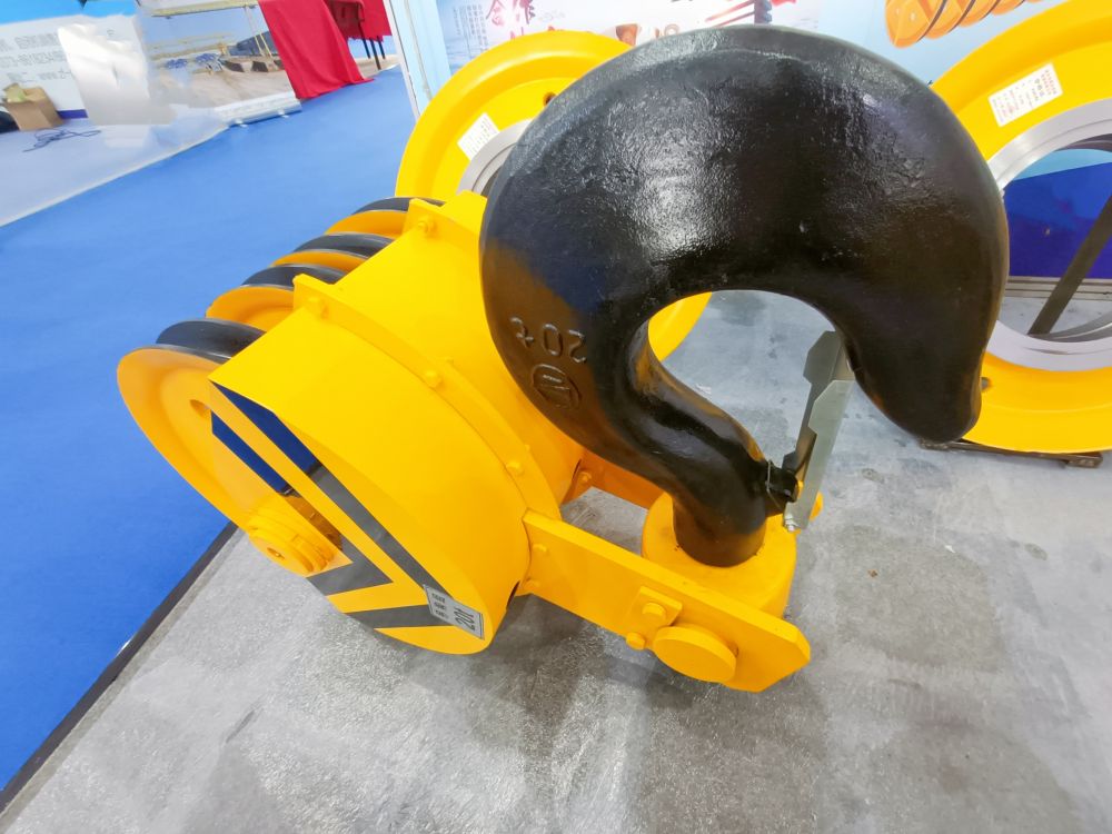 起重吊鉤、行車大鉤、天車吊鉤、吊機(jī)吊鉤廠家制造、安裝維修