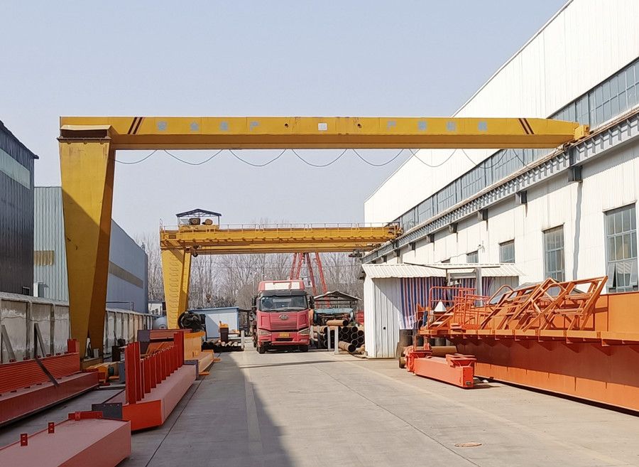 天津龍門吊、河南龍門吊生產(chǎn)廠家、MHB型、MGB型半腿門式起重機(jī)