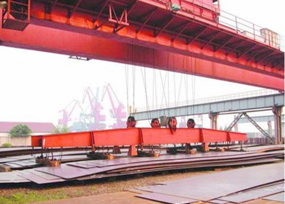 石家莊電磁吊、上旋轉(zhuǎn)伸縮掛梁電磁橋式起重機(jī)