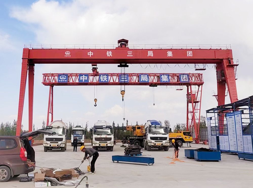 吉林遼源龍門吊型號(hào)、參數(shù)、電動(dòng)雙梁門式起重機(jī)廠家銷售、安裝維修