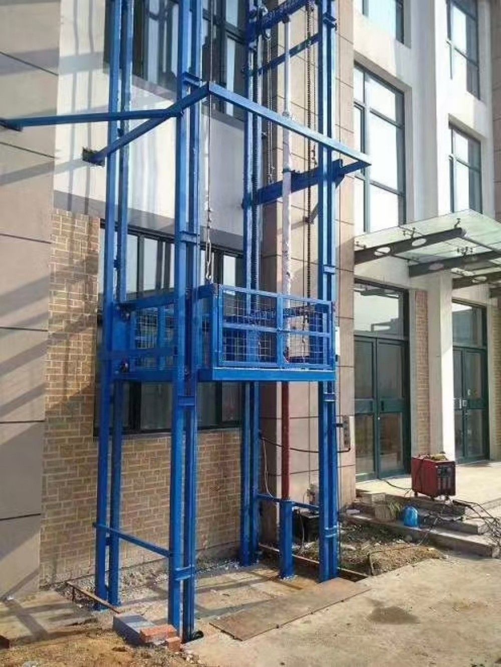 鏈條導(dǎo)軌液壓升降機(jī)、升降平臺、載貨升降機(jī)廠家報(bào)價(jià)