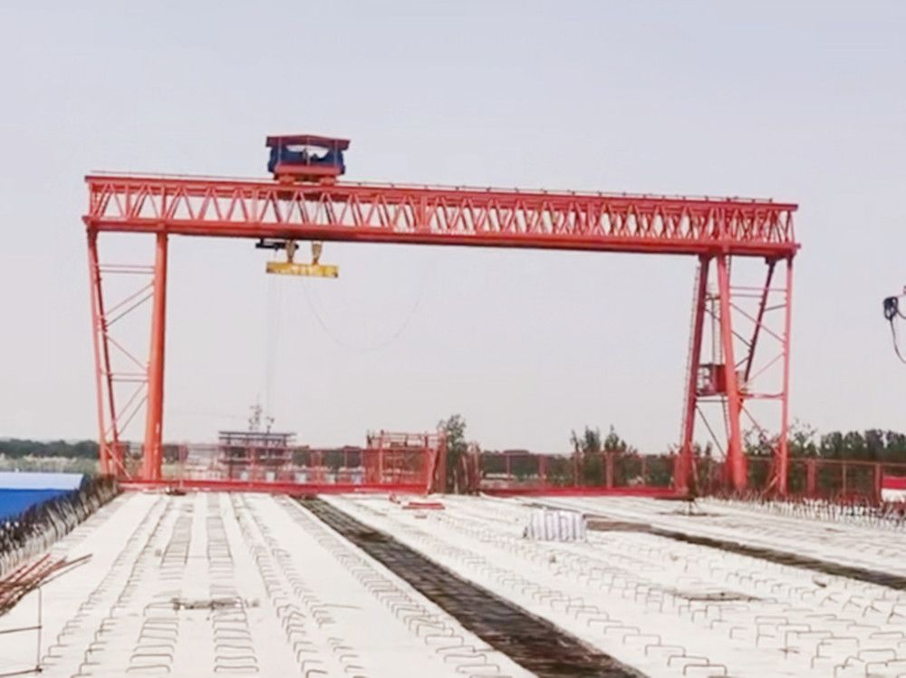 貴州黔西南提梁機、路橋門機、龍門吊、雙梁門式起重機廠家銷售安裝