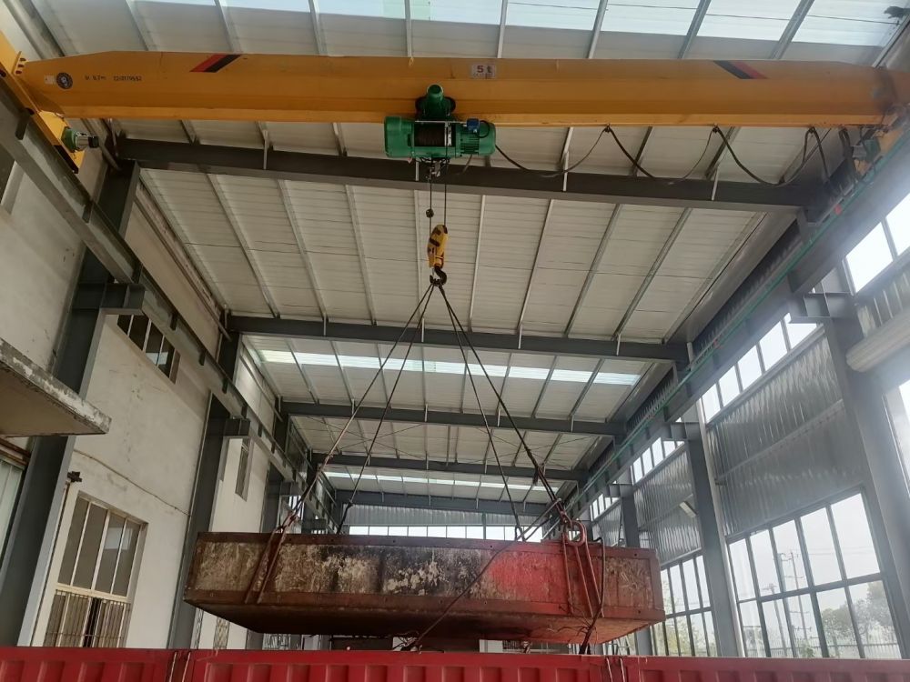 重慶LDA型1～30噸電動(dòng)單梁起重機(jī)