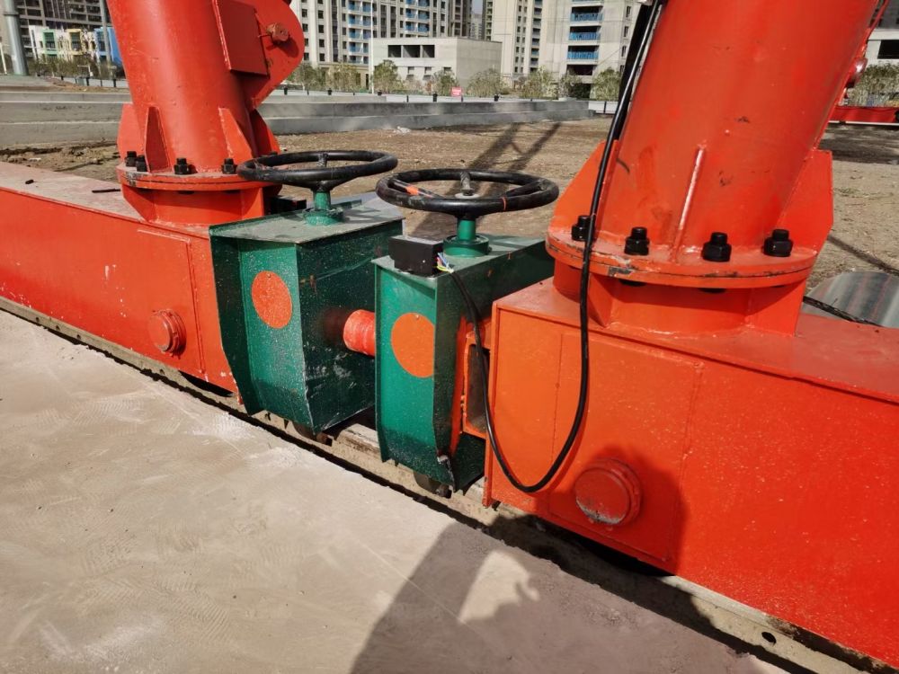 廣東龍門吊安全防護裝置、龍門吊防風鐵楔、夾軌器