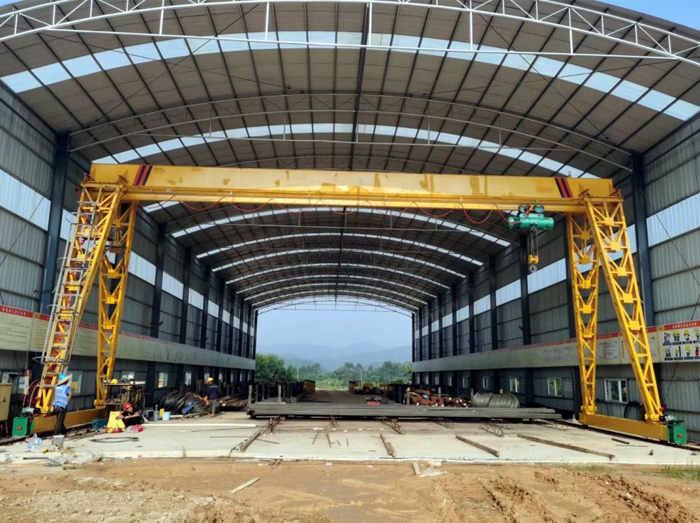 安陽龍門吊廠家、電動(dòng)單梁門式起重機(jī)型號(hào)、參數(shù)及安裝維修價(jià)格