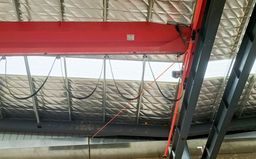 無接縫滑線用于電動(dòng)單梁起重機(jī).jpg