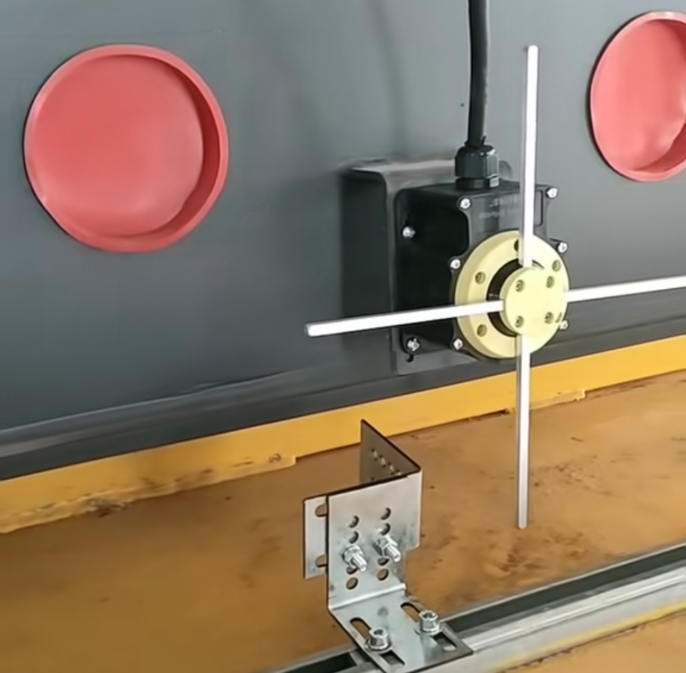 起重機(jī)行程開關(guān)、十字行程開關(guān)、限位器