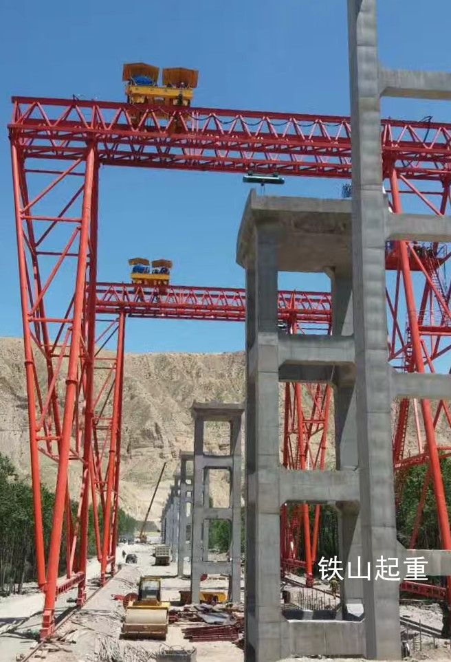 路橋起重、提梁機(jī)、200t30m路橋門機(jī)