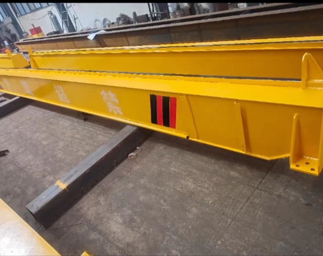 新中式起重機(jī)、輕量化、智能化